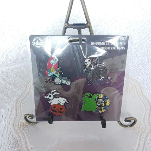 Disney Pins The Nightmare Before Christmas Pin Set - Picture 4 of 4